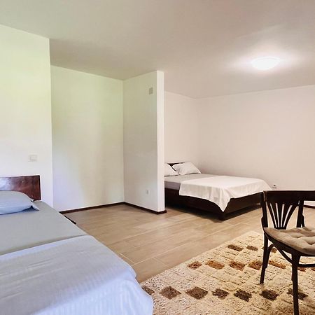 Balabani Local Stay Golubovci Экстерьер фото
