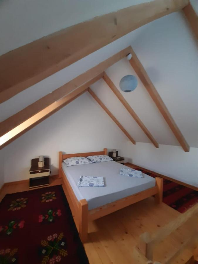 Balabani Local Stay Golubovci Экстерьер фото