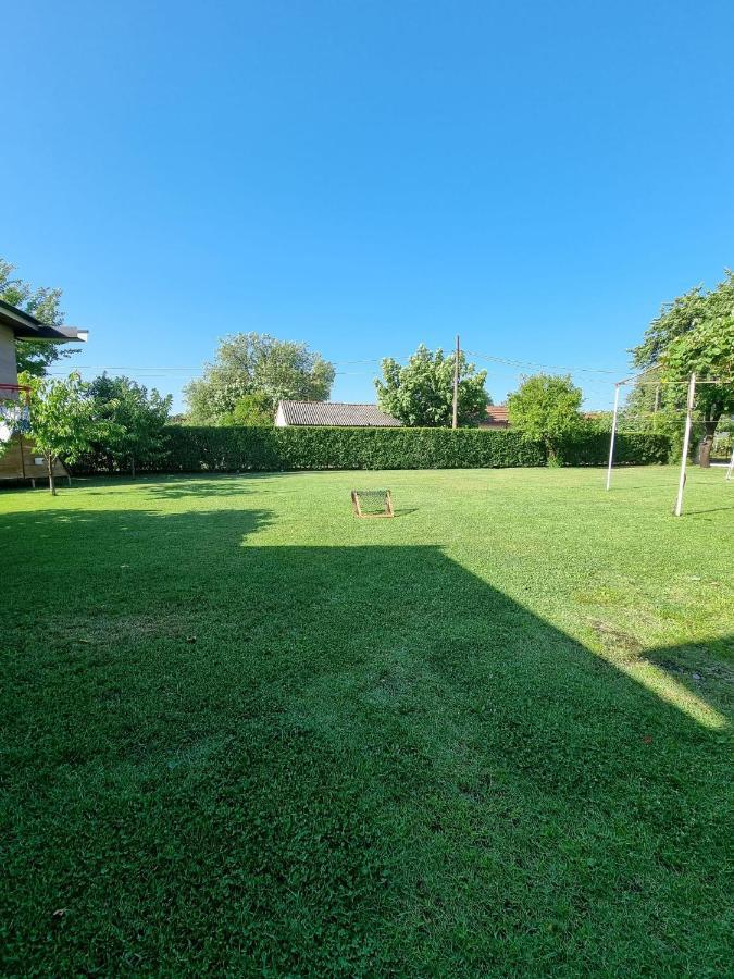 Balabani Local Stay Golubovci Экстерьер фото