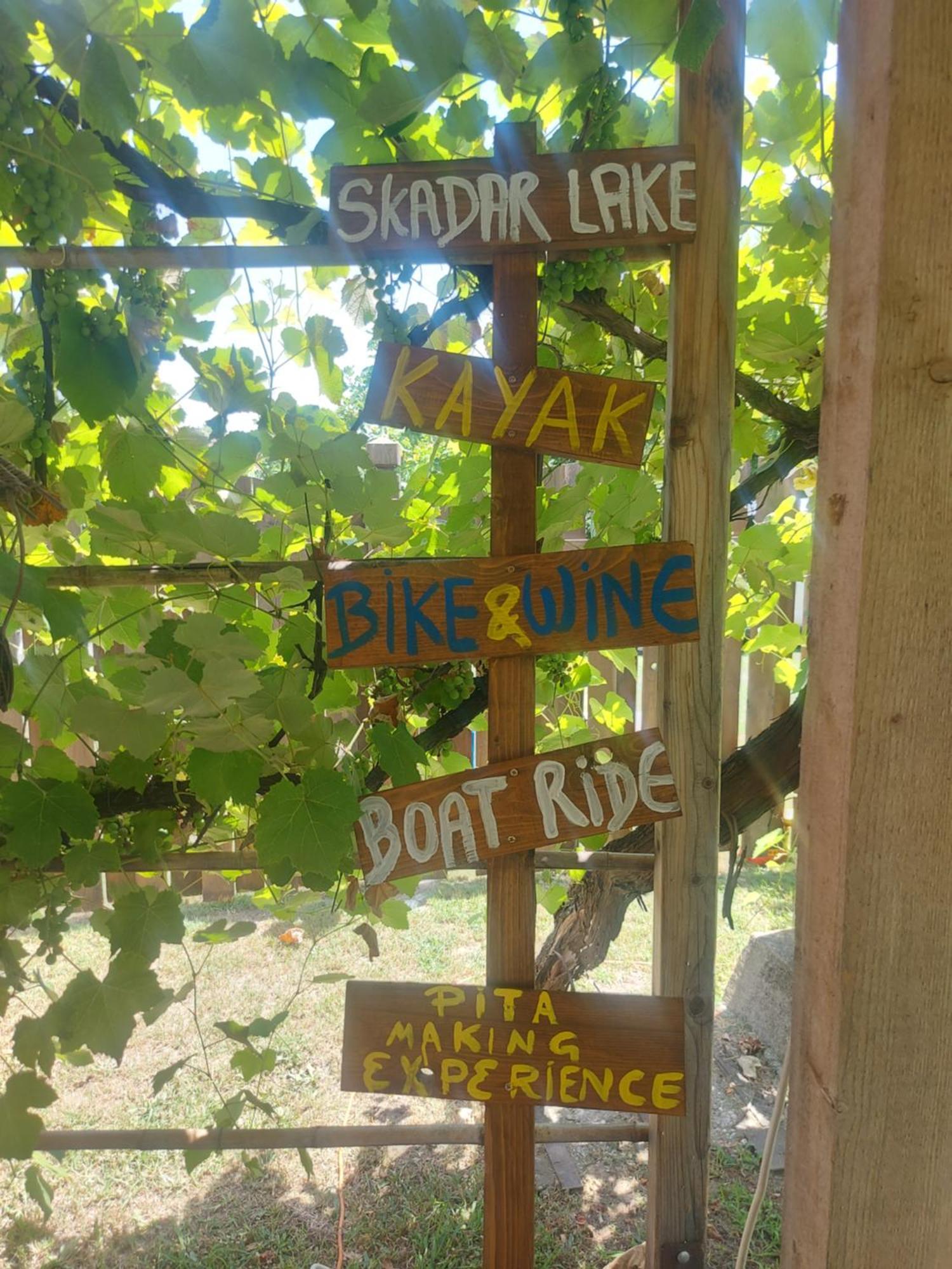 Balabani Local Stay Golubovci Экстерьер фото