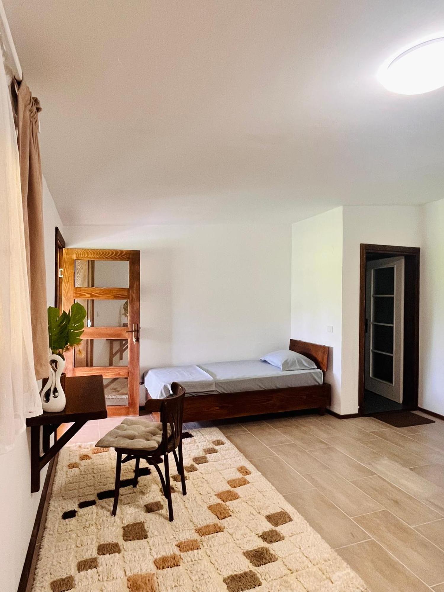 Balabani Local Stay Golubovci Экстерьер фото