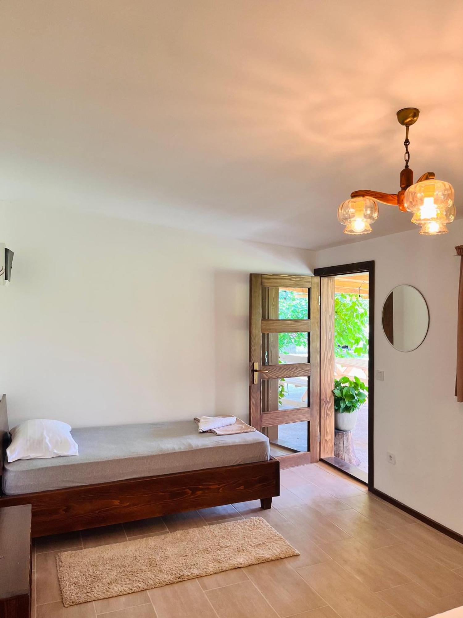 Balabani Local Stay Golubovci Экстерьер фото
