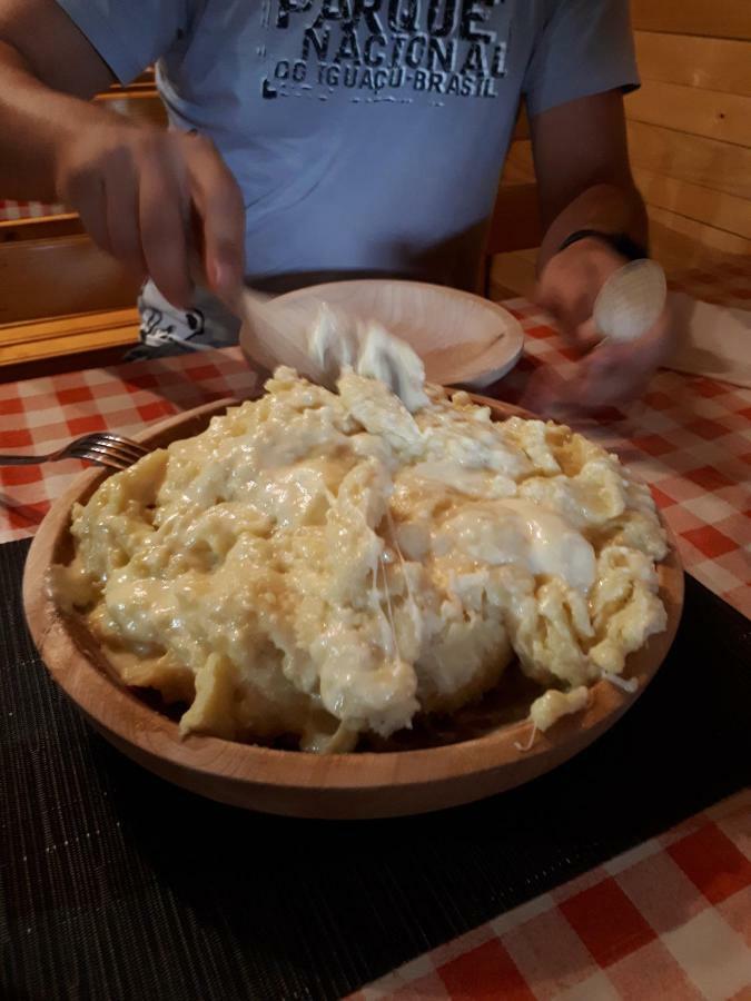 Balabani Local Stay Golubovci Экстерьер фото
